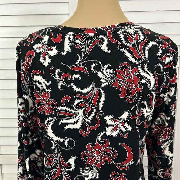 Chico's Touch of Cool™ Swirl Layering Tee Size 1 (8) NWOT - Picture 9 of 15